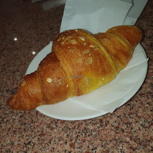 Brioche vuota alla curcuma at Le Café bar tabaccheria di Angela Zani in Emilia-romagna