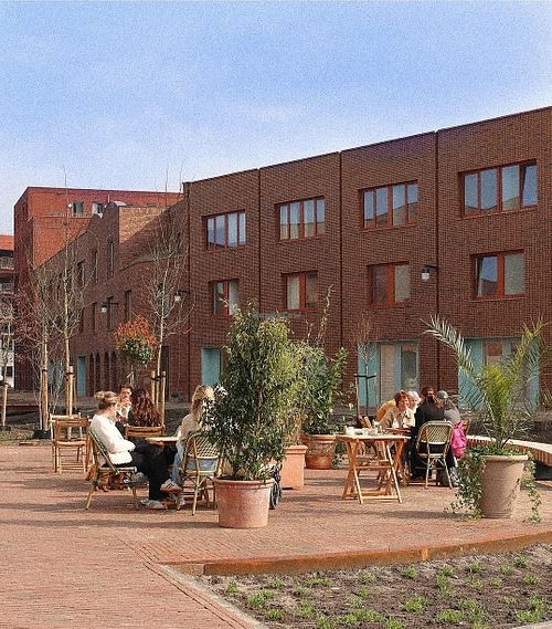 Terras in de zon at An - Bairro Alto in Gelderland