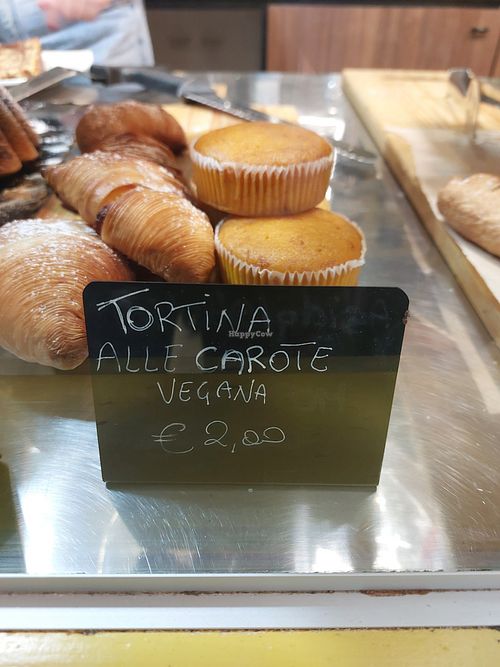 Vegan carot cake at Panificio Zicca in Campania