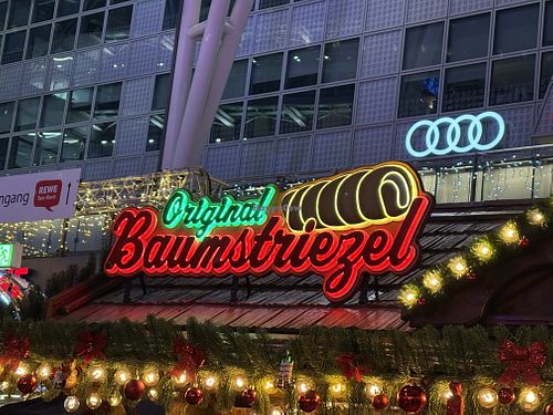 That’s the station   at Wintermarkt Flughafen München in Freising