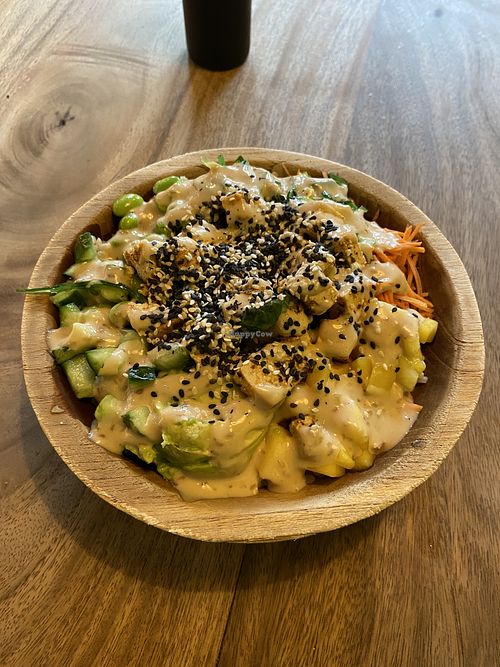 Tofu poké bowl with sesame saucee  at Hawaiian Poké Bowl - Brussel Toison d'Or in Bruxelles