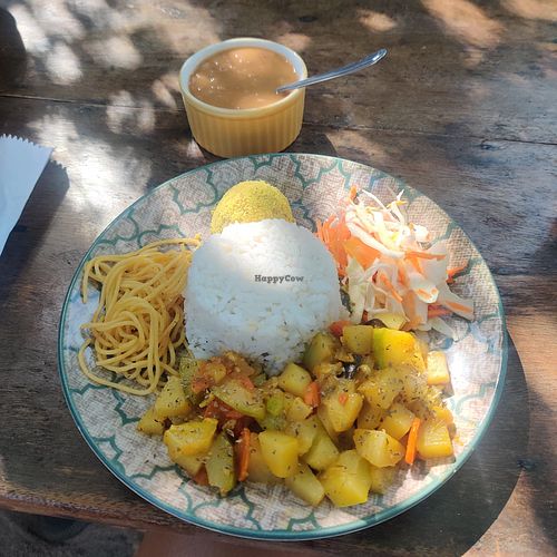 Plat garni at Restaurante Fofocaria Caraíva in Bahia