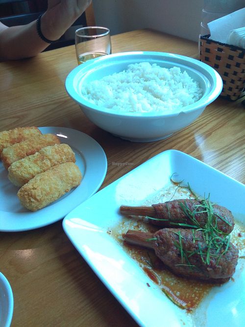 Seafood pineapple rolls and imitation chicken at Thien Truc in Hai Duong