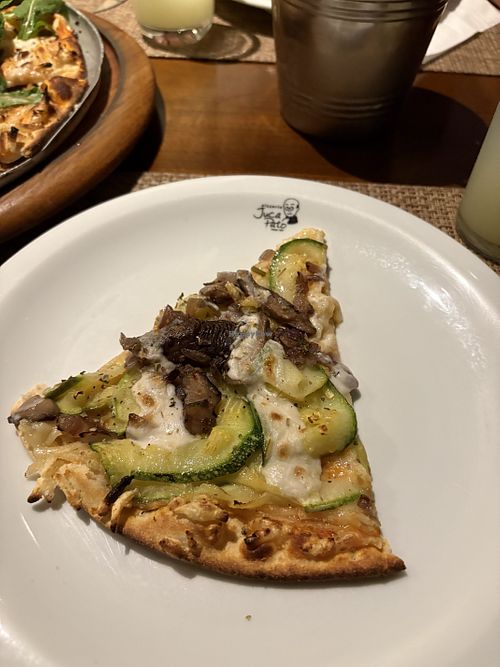 shitake e abobrinha  at Juca Pato Pizzaria in Santa Catarina