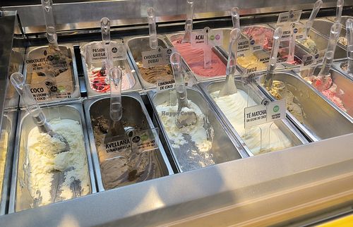Helados veganos etiquetados, normalmente los 8 de la izquierda at Patti Gelateria Santo Domingo in Bolívar