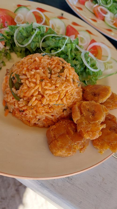 Nahaufnahme Reis mit Frittierten Bananen at Marlin Snack Bar5 in Sancti Spiritus