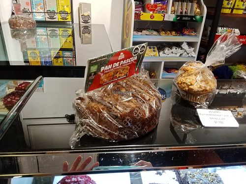 Vegan pan de Pascua at Punto Karün in Región Metropolitana