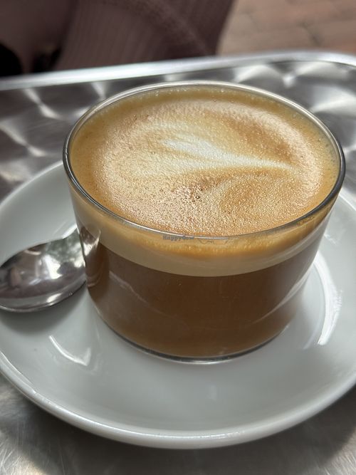 Flat white   at KALI Kaffee in Niedersachsen