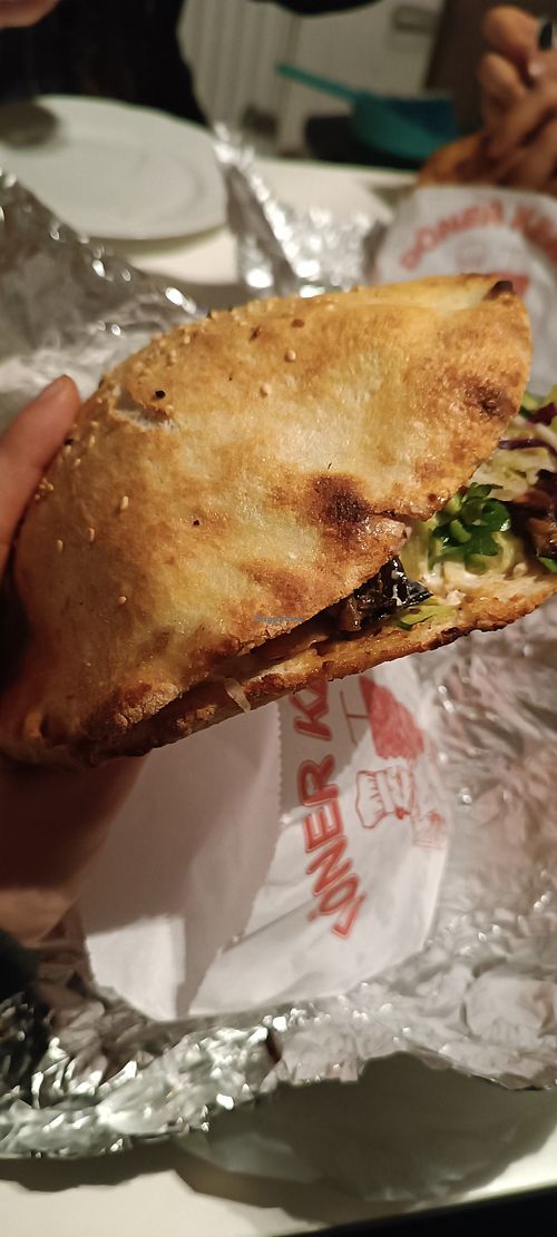 Vegane Optionen mit selbstgemachter Knobi - und Avocado-Sauce at Moena - Magdeburg in Magdeburg