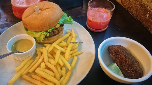Tempeh burger and vegan kibe at Capi Gastrobar in Pernambuco