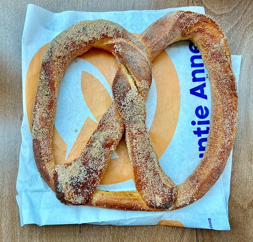 Cinnamon sugar pretzel at Auntie Anne’s - Festival City Mall in دبي