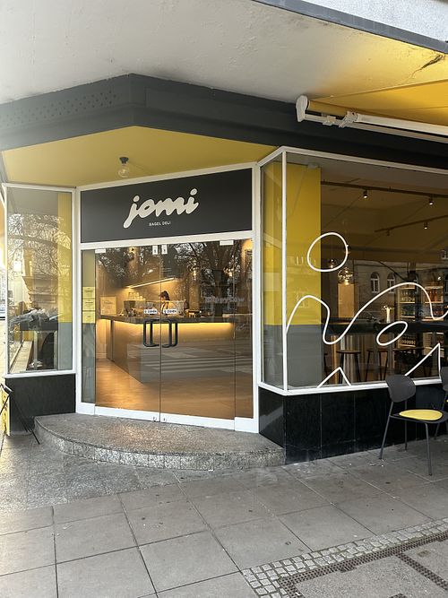 Eingangsbereich Jomi  at jomi deli in Stuttgart