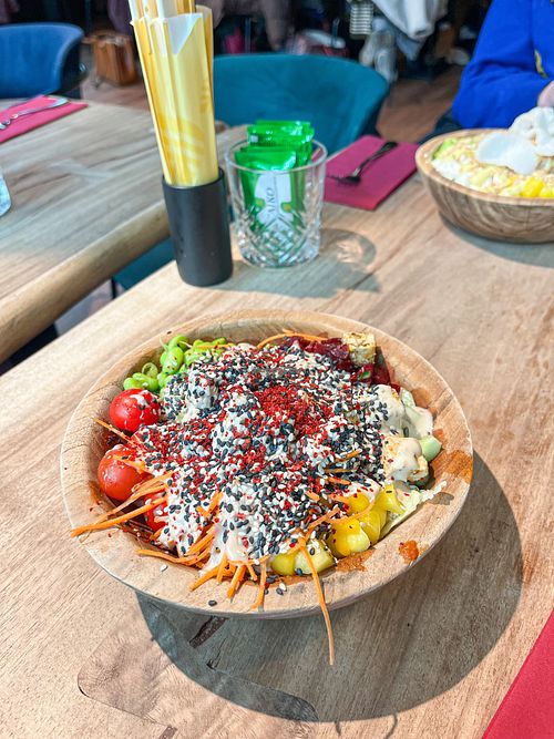   at Hawaiian Poké Bowl - Korenmarkt in Vlaanderen