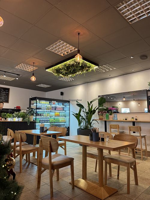 Restaurant von innen   at kiki Kitchen in Schleswig-holstein