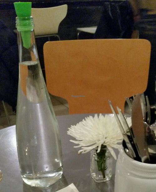 table setting and atmosphere - comfy, upscale and homey at RASA Kitchen + Juice Bar in Santa Fe