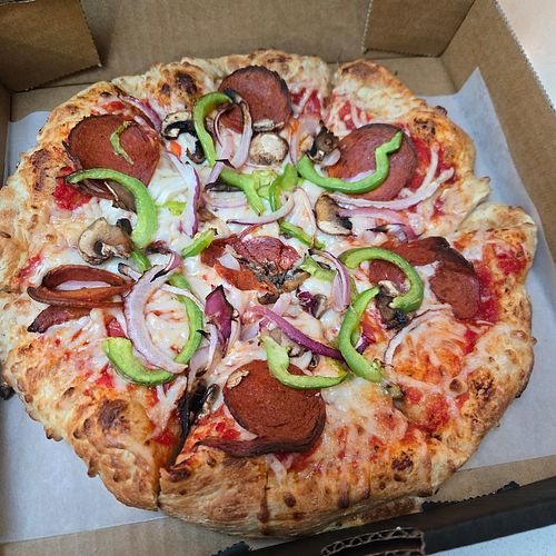 Small Vegan Deluxe at Hellcrust - Lonsdale Quay Market in North Vancouver