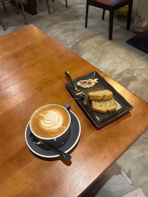 純素的香蕉蛋糕  at KOKO Cafe in Langkawi