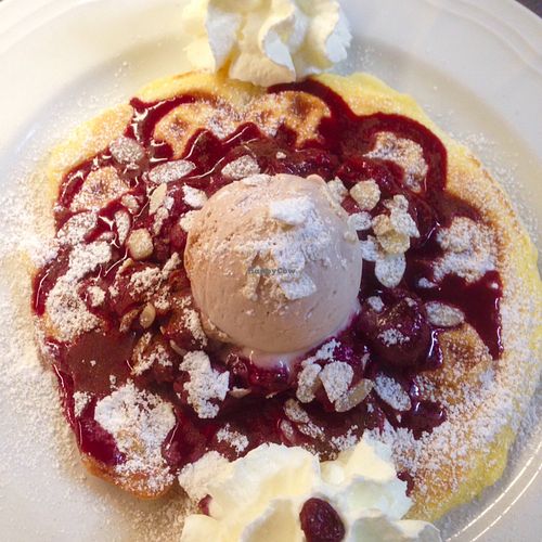 Waffel mit Sauerkirschen und Nußeis  at Kraut & Ruben in Bad Hofgastein