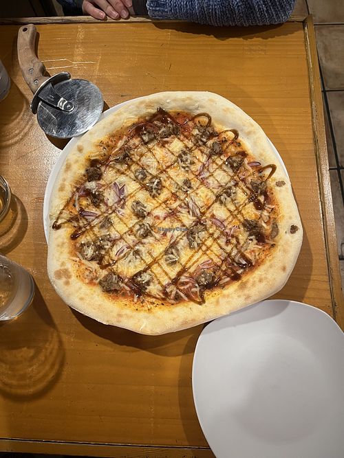 Pizza barbacoa beyond  at Pizzeria Ruka in Aragón