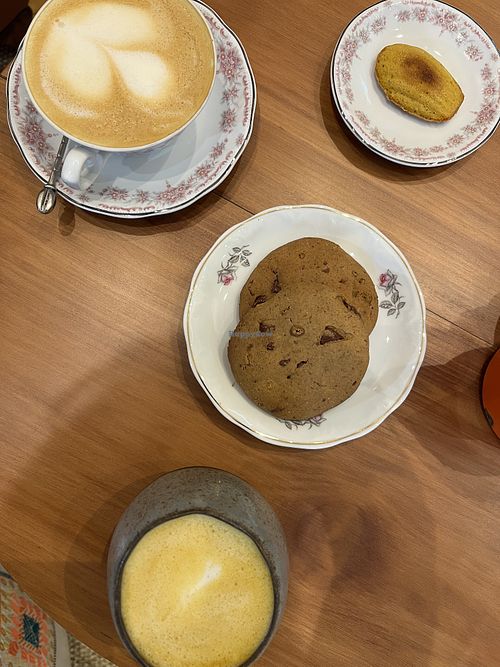 madeleine, cookies e capuccino   at Colina Pão e Café in Erechim