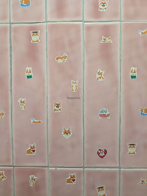  at Corgi Cafe | Arc de Triomf in Catalunya