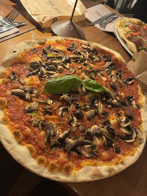 Pizza without cheese  at Restaurant Le Saint Jean in St-jean-cap-ferrat