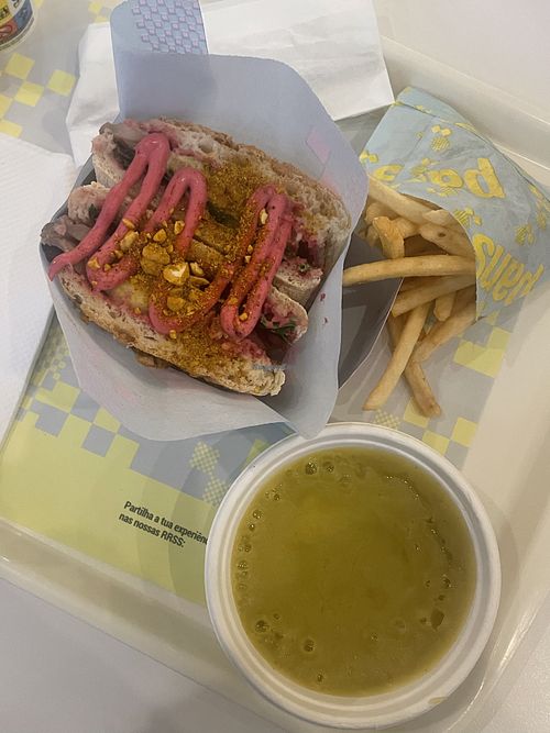 Beet hummus sandwich   at Pans & Company - Almada Forum in Almada