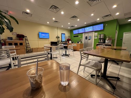 Bright and clean inside   at Hallo Vegan in Morrow