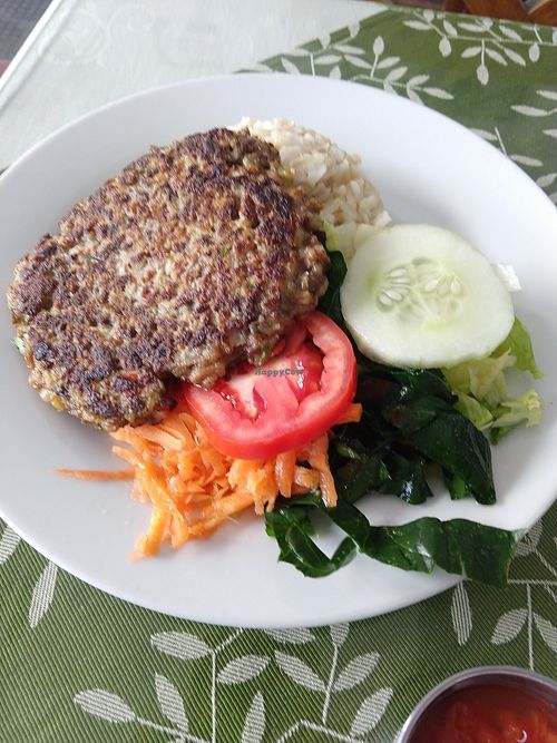 "Hamburger" with rice and salad at Sayel in Lima