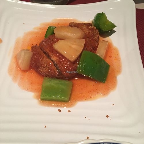 Végé-steak croustillant à la sauce ananas at Yuan in Montreal