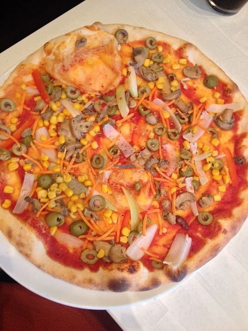 No cheese but shredded carrots at Golden Flower in Tornio