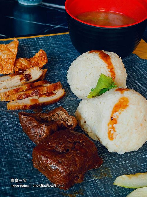 JASPAT U-TURN Point F&B
A place where serves 100% Plant-Based High Nutritious with Fibre Functional Food,
 no meat, no fish, no allium, no egg, no diary, very nice and healthy food at JASPAT INTERNATIONAL 1997 U-TURN POINT F&B in Singapore