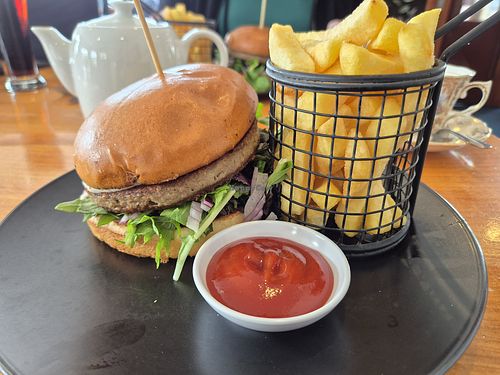 Impossible burger (vegan) at Portobello Hotel & Bistro in Dunedin