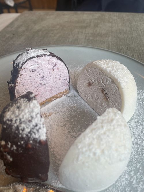 Mochi (coconut and coffee) and Chocobel with blueberrys at Dafu - 大福 in Lisbon
