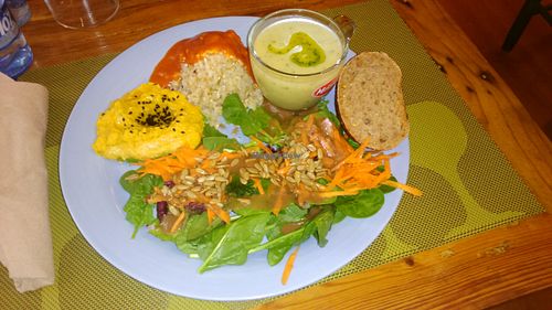 plato del dia at Tiyoweh La Quietud in Madrid