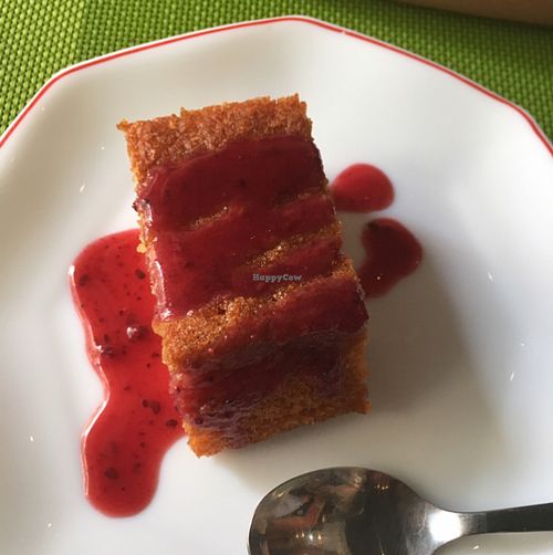 lemon cake  at Tiyoweh La Quietud in Madrid