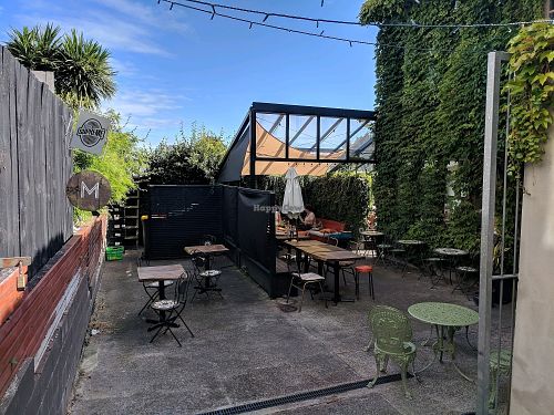 lovely hideaway at Mondays in Auckland