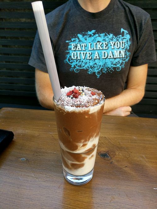 banana smoothie at Mondays in Auckland