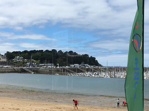 View from the cafe at low tide at Cafe Vegan de la Plage in Saint-malo
