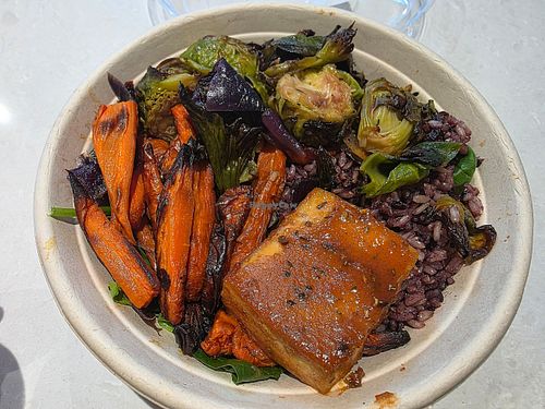 Build your own bowl at FARE in Chicago