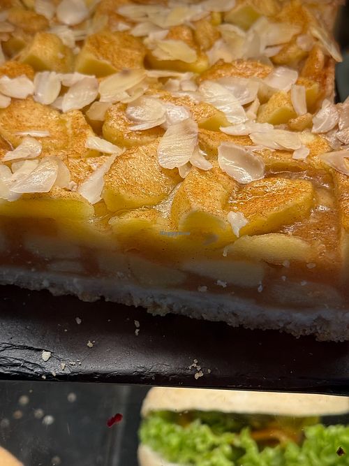 vegn cake at Coffee Fellows in Ulm