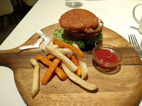 Burger at Sufood 舒果 in Central Singapore
