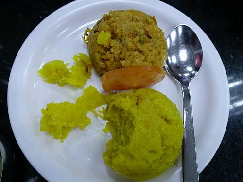Chow Chow bath at MTR in Central Singapore