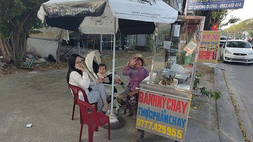 A very friendly family. at Thực Phẩm Chay in đà Nẵng