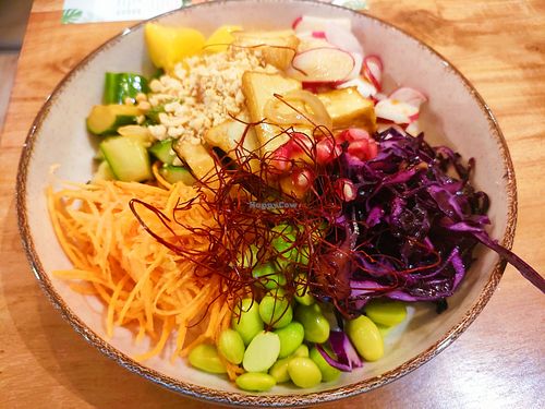 Poké bowl Tofu sauté, personnalisable at poké daily  in Lyon
