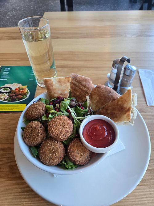 Falafel bowl at Basecamp Warth in Vorarlberg