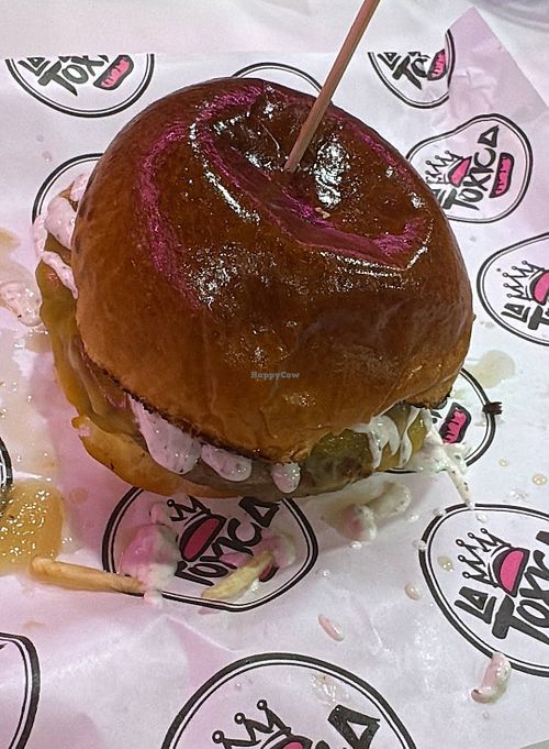The "vegan" burger at La Toxica Vendrell in Catalunya