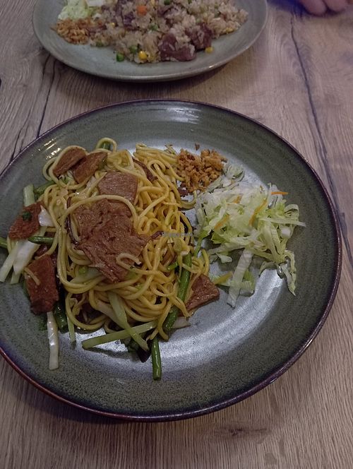 Udon noodles with plant based beef at Kaybi restaurace a sushi bar in Zlínský Kraj