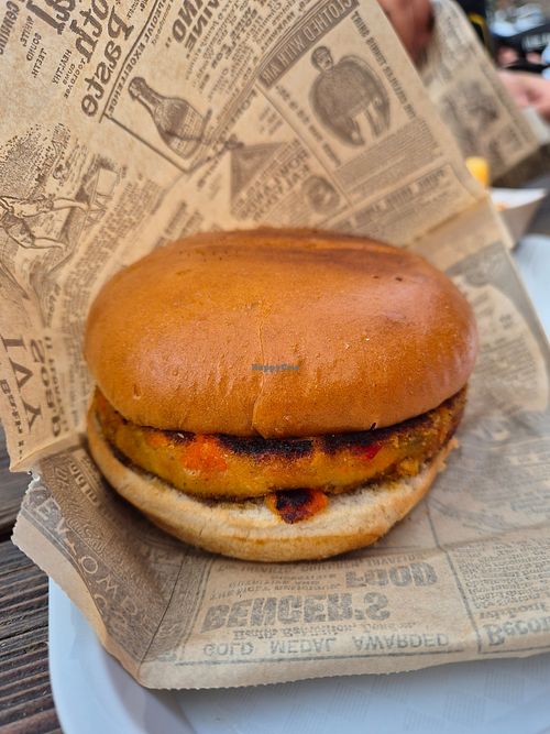 Vegan burger at Downtown Bar in Auvergne-rhône-alpes