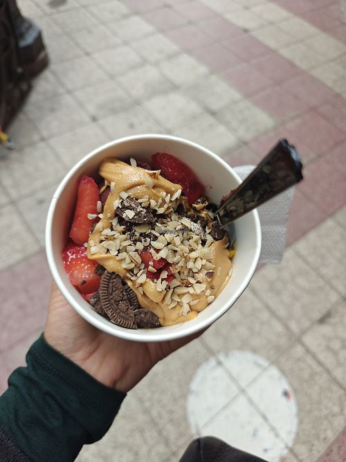 Vegan açai bowl at Dolce in Sucre